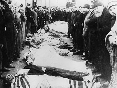 vittime di un pogrom in Russia 
      (1905)
